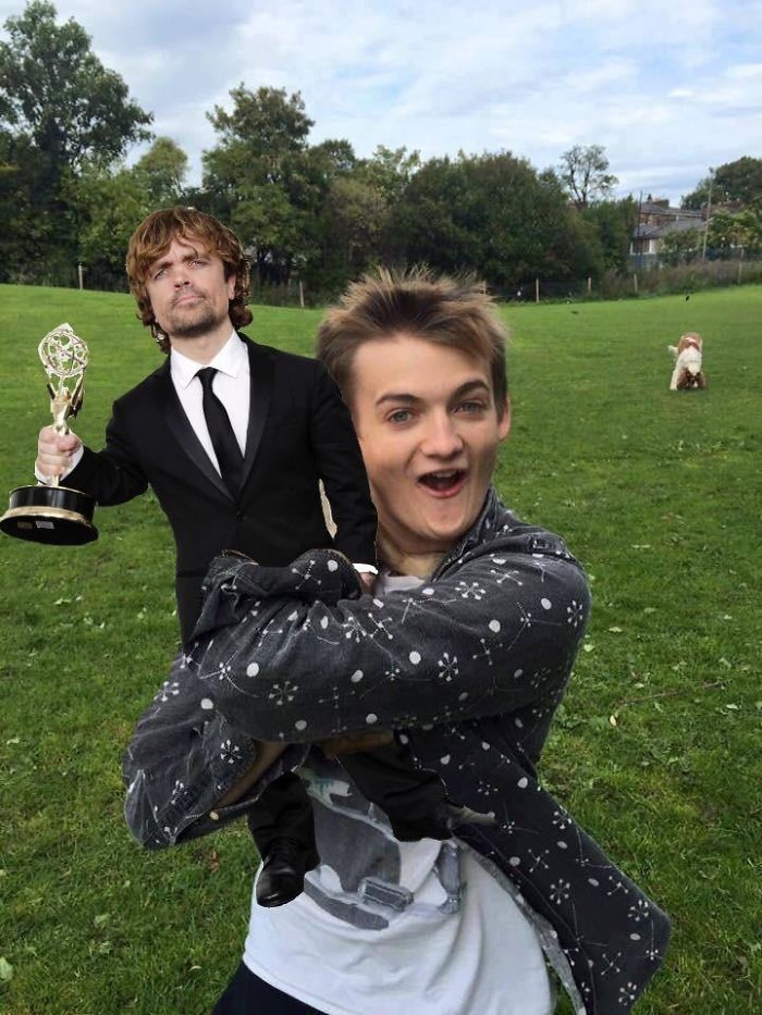 finofilipino: King Joffrey sujetando un carlino pide chops. Seguir leyendo 