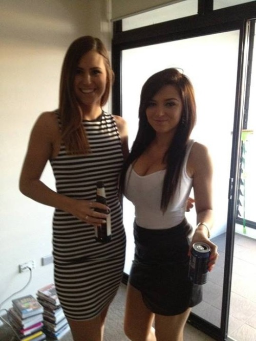 busty-slim-girls: Slim and stacked brunette