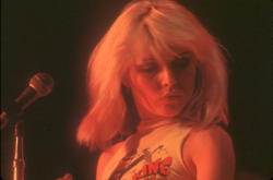 astralsilence:  Blondie: Debbie Harry live at CBGB, 1977. Photos by Roberta Bayley.  