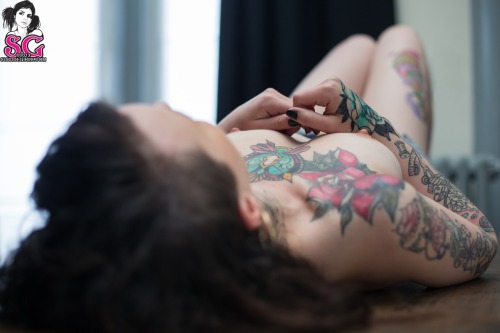 suicidegirlslover:  Crystal Suicide