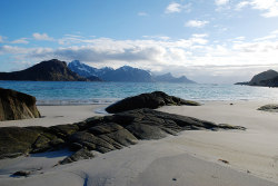 maadkrazie:  photosofnorwaycom:  Haukland Beach by MikyAgo Lofoten islands. Six months in Norway.  Explored on May 15, 2016.  http://flic.kr/p/H4ZPy8  Vacation please