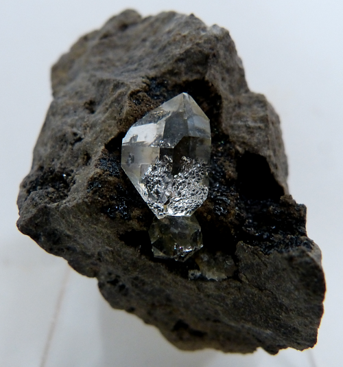 rockon-ro:    Herkimer Diamond QUARTZ (Silicon Dioxide) crystal from Herkimer County, New York, USA.    