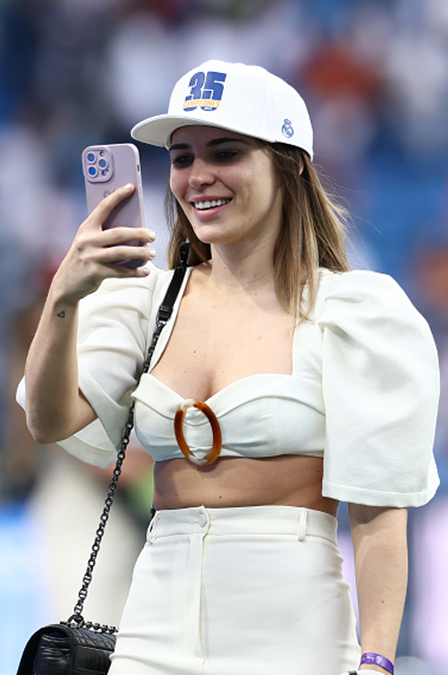 Mina Bonino, wife of Fede Valverde, celebrates the championship after the La Liga Santander match be