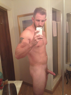 tumblinwithhotties:  Hot daddy! 