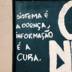 Hoje o sofrimento virou poesia