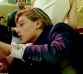 galorail:21yr old Leonardo DiCaprio on set of Romeo + Juliet.YES LEO!!