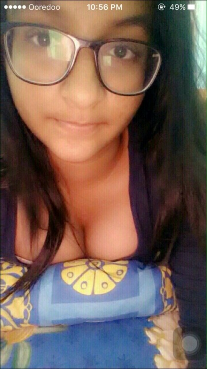 desigirlsneked:  amiraaly:  dam gal <3   http://desigirlsneked.tumblr.com/
