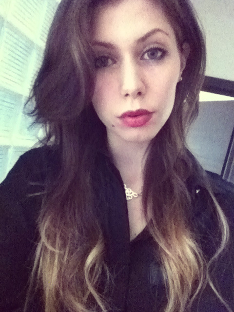 Red Lips by Ineedanotherstory 