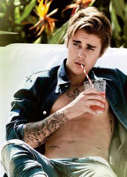 hotcelebs2000:  JUSTIN BIEBER