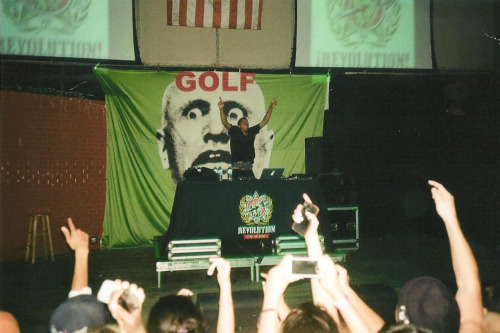 benjihunna:  Taco turning up the crowd to Threatz 3/19 