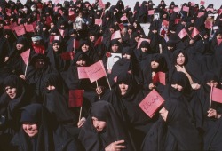 ouilavie:  Jean Gaumy. Teheran. Iran. Women