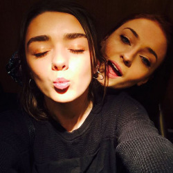 goldenfools: maisie_williams 🎈#mophie