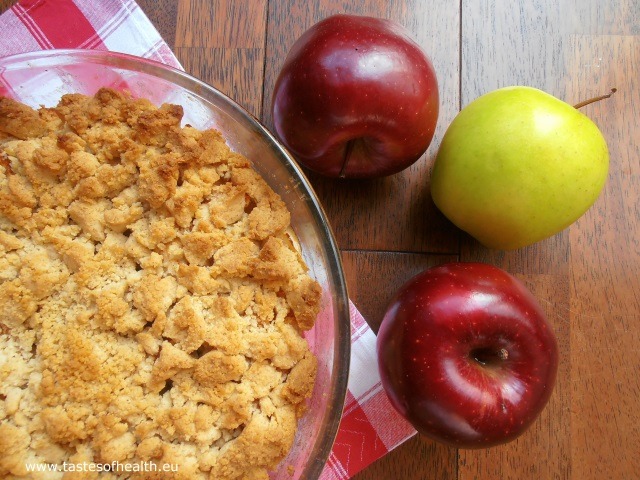 Apple Crumble Topping
There are lots of options for ingredients you can use to make the crumble. You can use butter, coconut oil or other oil; instead of regular flour, you can use gluten-free or even porridge oats. It all depends on who will eat it...