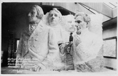 Mount Rushmore prototype.Exact photo date unknown.(Notice the full bodies, funding ran out leaving j