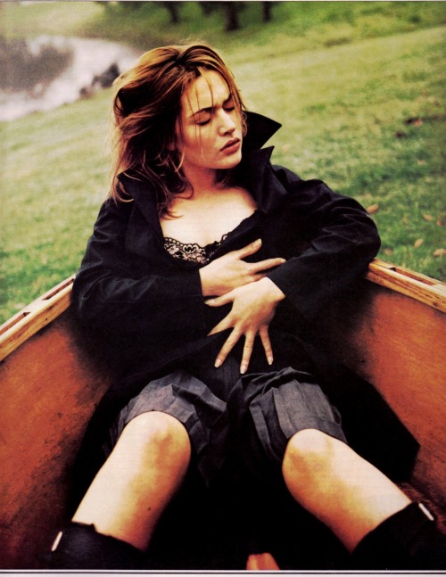 onthecoverofamagazine:THE UNSINKABLE KATE WINSLET | Rolling Stone marzo 1998Mod: Kate WinsletFoto: P