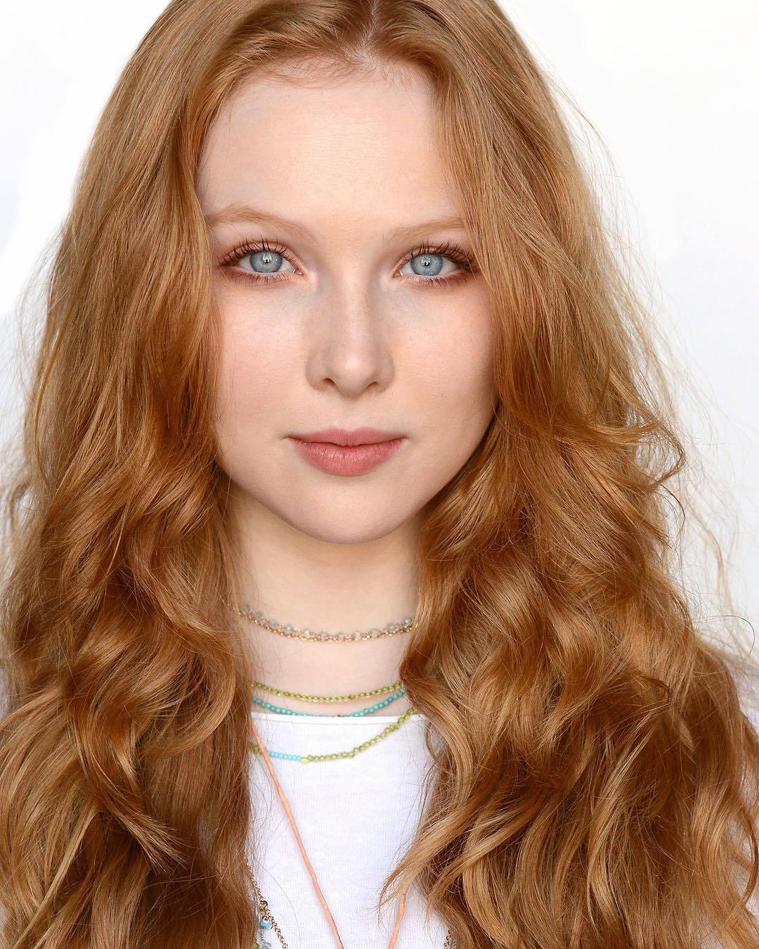 hellyeahredheads:  Molly Quinn 