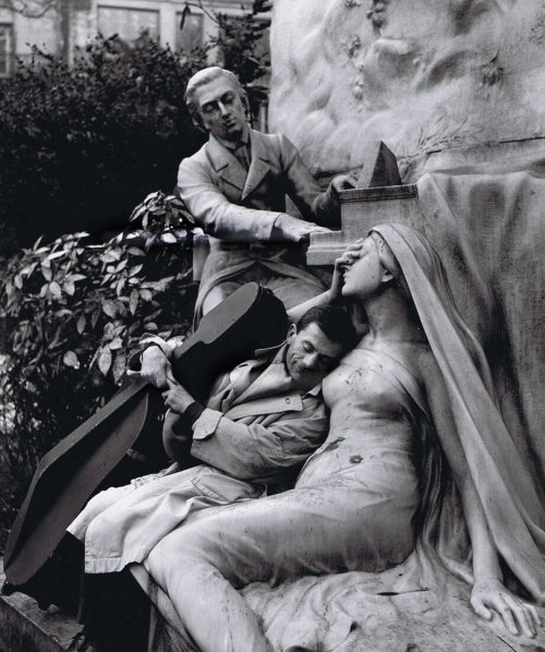 luzfosca:Robert Doisneau. Musician Maurice Baquet, Chopin and his Muse, circa 1950.