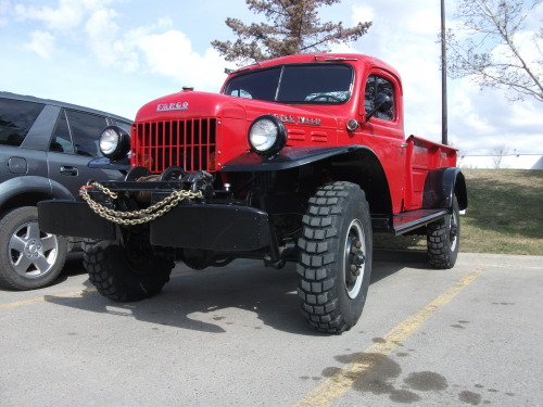 Taylormademadman:  Dodge Fargo Power Wagon