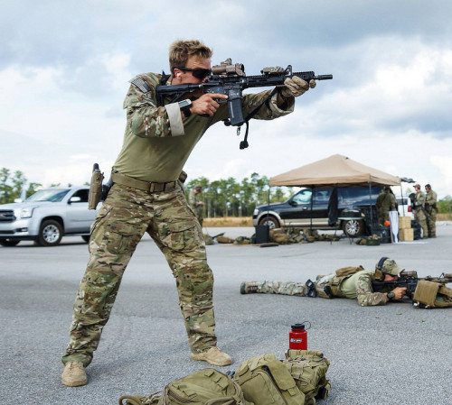 militaryarmament:  Green Berets from the 3rd Special Forces Group (Airborne) during a stress fire training exercise at Hurlburt Field, Florida. October 2014.