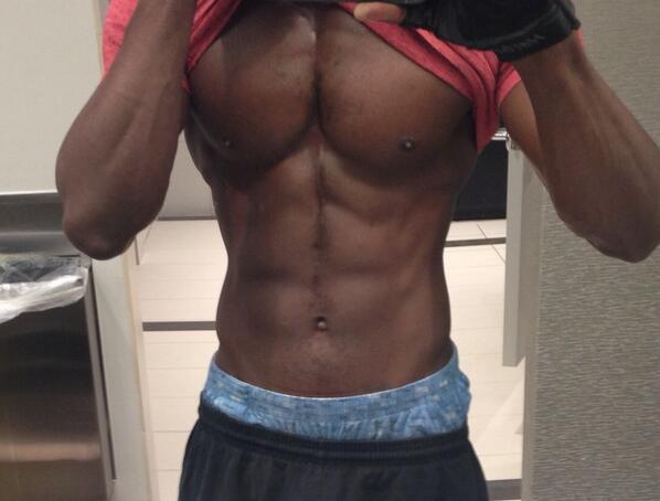 justthedicks:  Hottie with a motherflippin body