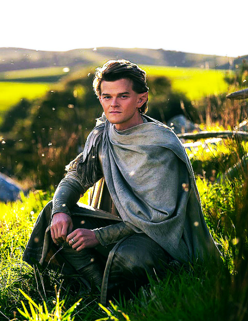 youngest-wdc: FIRST LOOK at Morfydd Clark as GALADRIEL and Robert Aramayo as ELROND in Amazon’s Lord