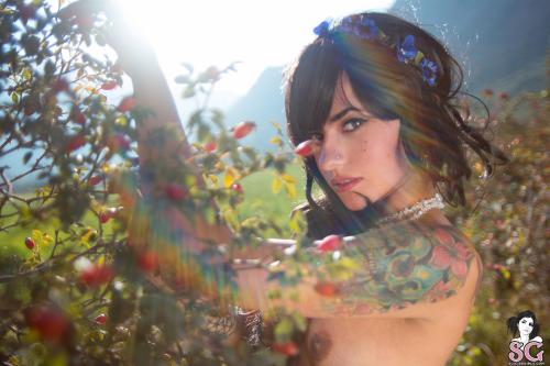 love4paintedgirls:  Ness - La Bella Afrodita