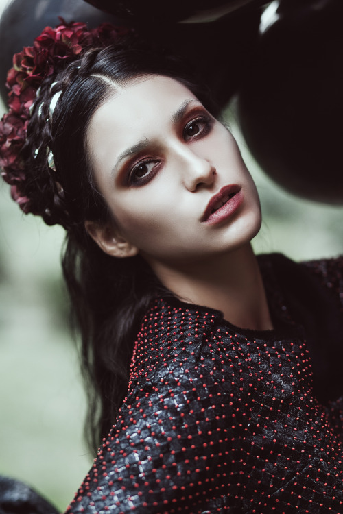 TAO ZHAO FW13hair & make up: Selena Guo model: giada piamonte