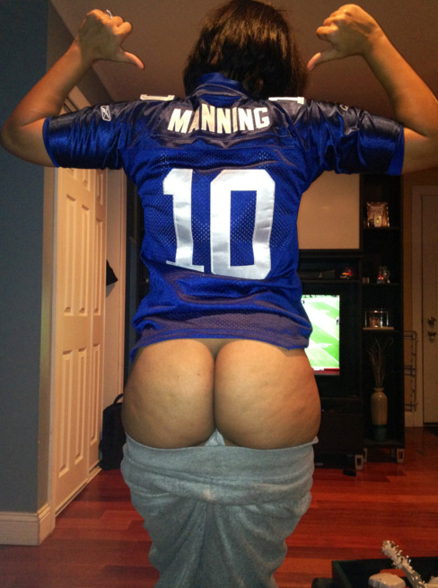 badbroads:  http://badbroads.tumblr.com/ TJ’s *****The Bootyful*****