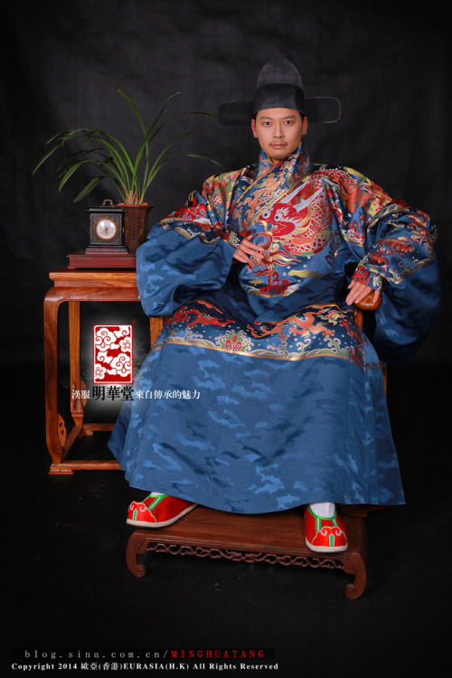 孔府旧藏明制汉服 及明华堂沿袭品 Some Ming Dynasty style Hanfu antiques enshrined by Kong Family Mansion Source (1, 
