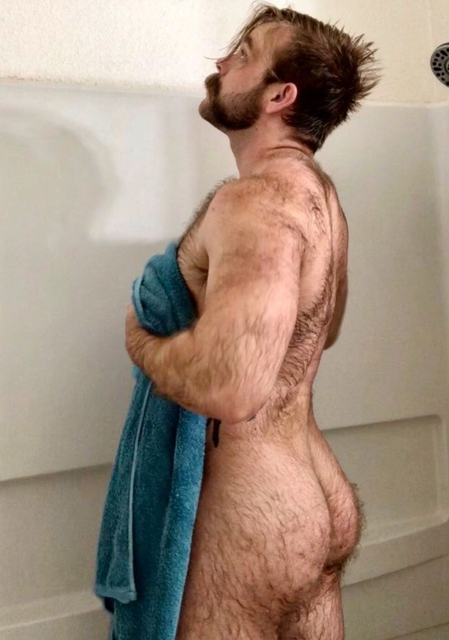 southjerseybearlover:lovehairynaturalmen:Fuckkkkkkkk  POILU ET HUMIDE !