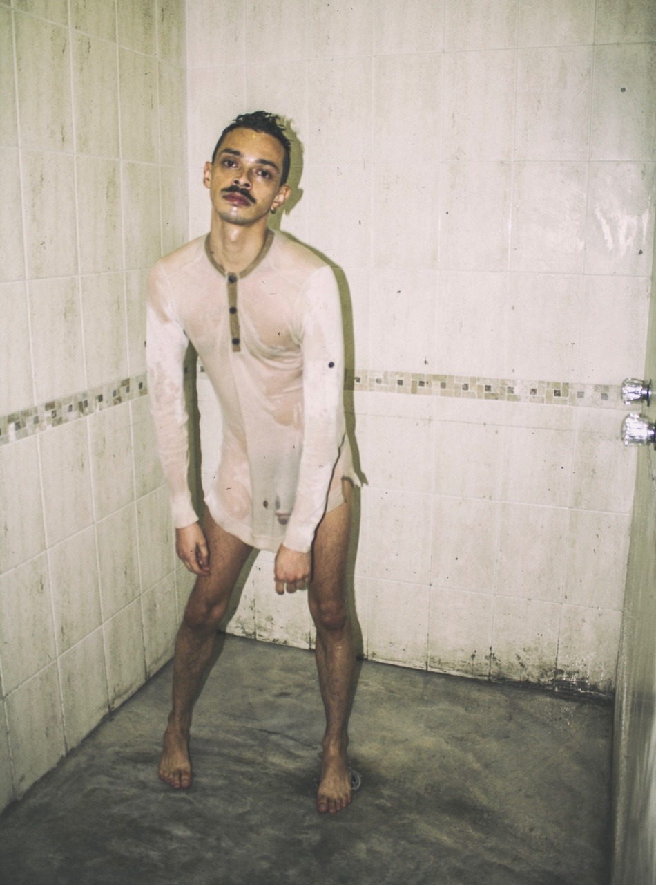 maudeloco:  Kinda wet  Instagram @ivanbooker