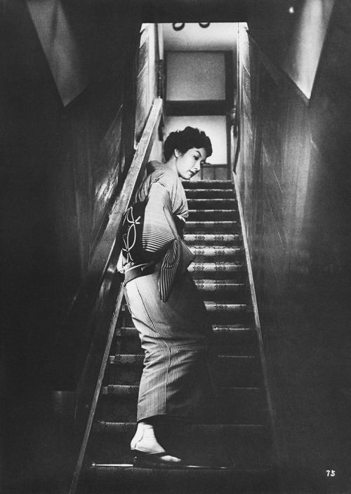 thekimonogallery:When a Woman Ascends the Stairs by Mikio Naruse (1960)