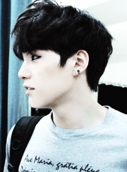 kaiwaiian:  Suga’s side profile~ヽ(*・ω・)ﾉ