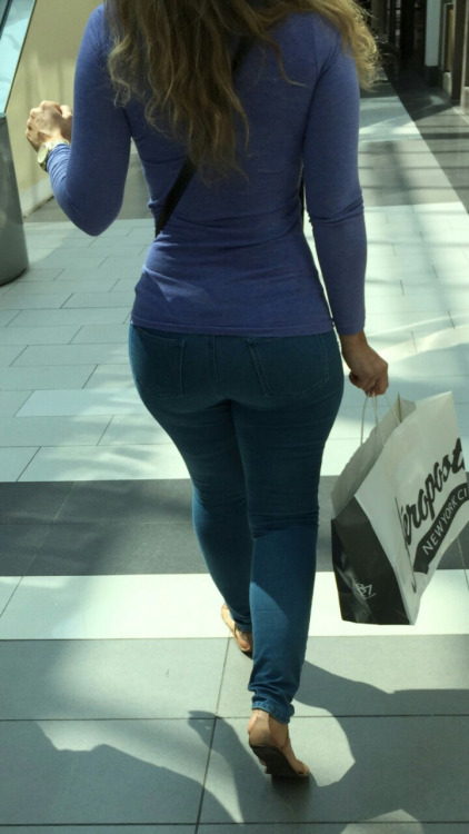 iwanttofuckyouonthebeach:  Fuck her on the beach