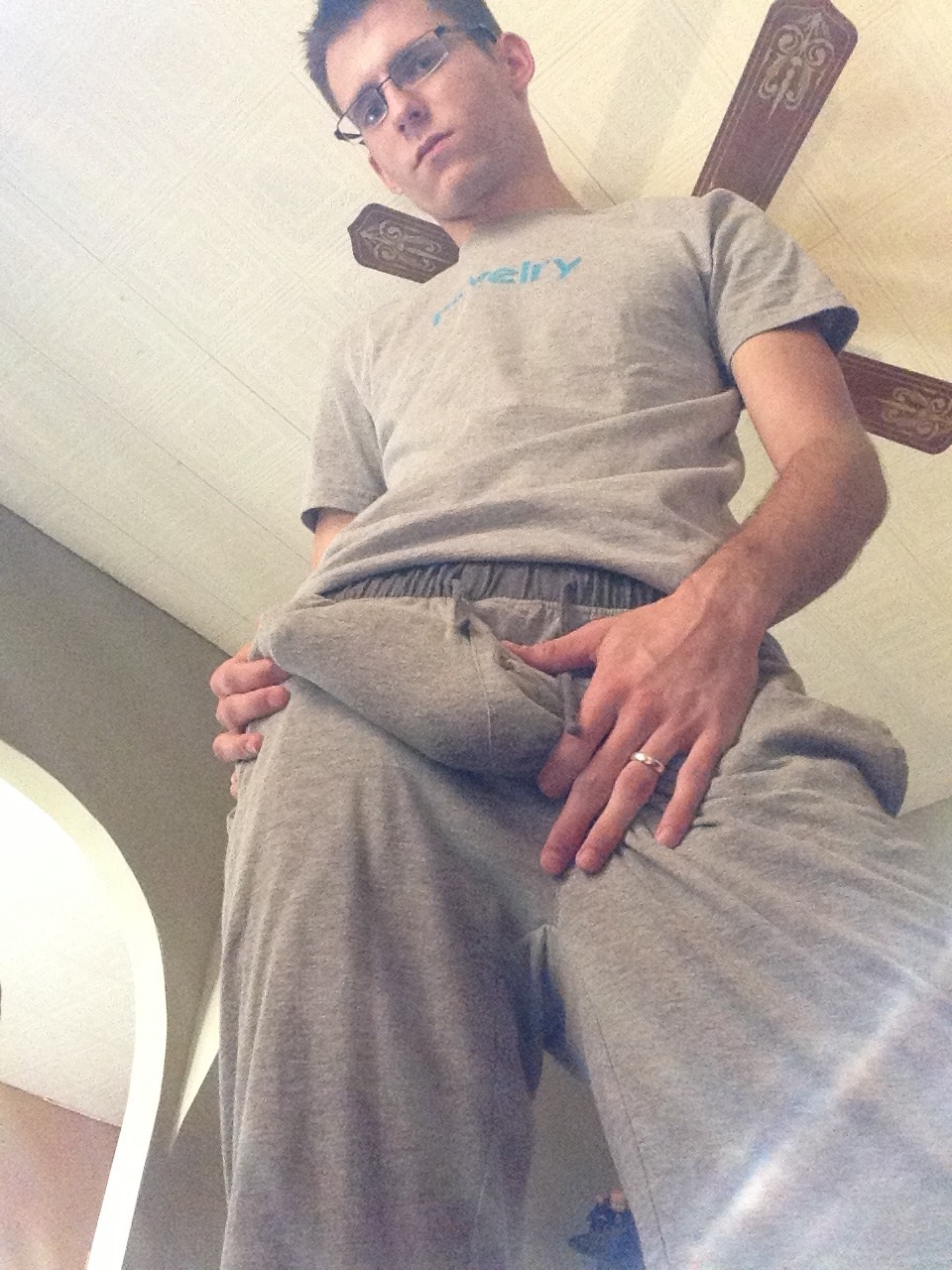 beaugarcon88:  Apparently my most impressive bulge pics are always going to be in