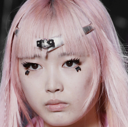 driflloon:  beauty @ louis vuitton ss16 