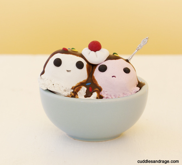 cuddlesandrage:  We don’t want summer to be over! We want to eat ice cream during
