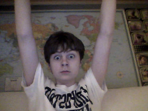 maliciousmelons:  All the single bloggers now put your hands up  