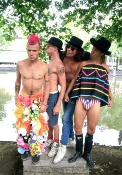 Jfrusciantesite:  Red Hot Chili Peppers Sometime In Early 1990S. (Thanks To Mira)
