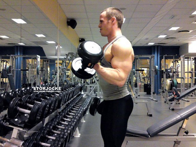 storjocke:  These are pics that was taken about 5 years ago at my old gym. I like