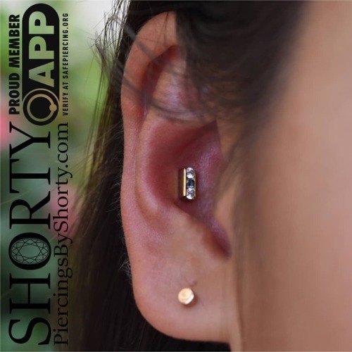 Fun little #conch piercing with @industrialstrength channel set 3cz titanium end. #appmember #safepi