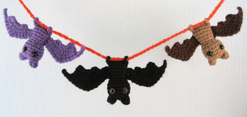 lucyravenscar: Here’s another easy crochet idea that’s great for Halloween, and free, my