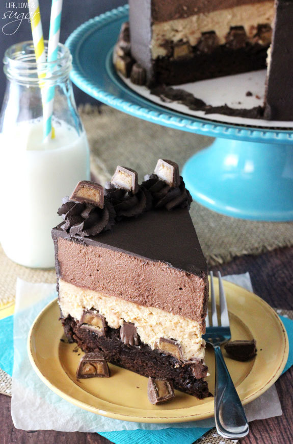 hungryfatman:bigcutieellie:sweetoothgirl:  Peanut Butter Chocolate Mousse Cake  Oh