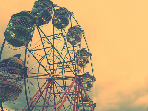 teenagerlife-style:  all you need is ❤ ☮ ♪