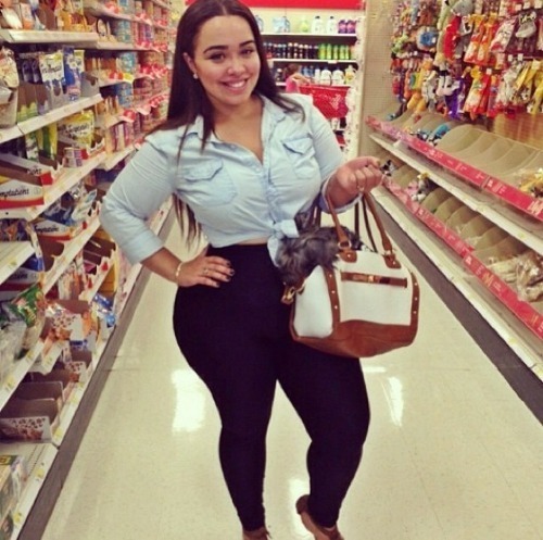 pookaluvcurves:  Pookaluvcurves 