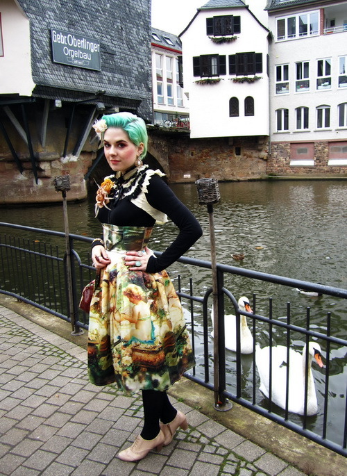 albinwonderland:  fuckyeahclassiclolita:  Silk Cherubins by Lady Sloth  ahhh so pretty