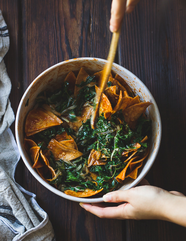 foodffs: Baked Chilaquiles with Black Beans and Kale  Really nice recipes. Every