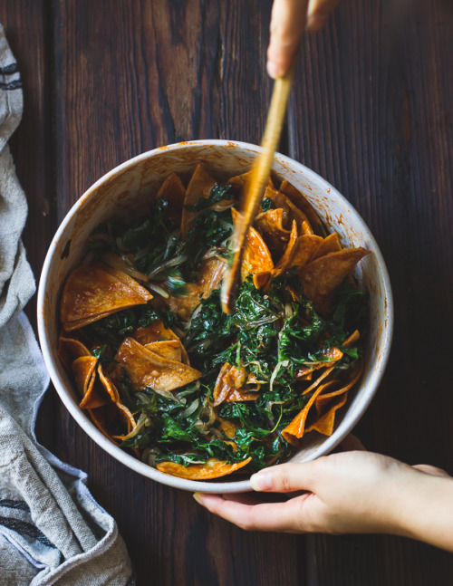 foodffs: Baked Chilaquiles with Black Beans and Kale  Really nice recipes. Every hour. 