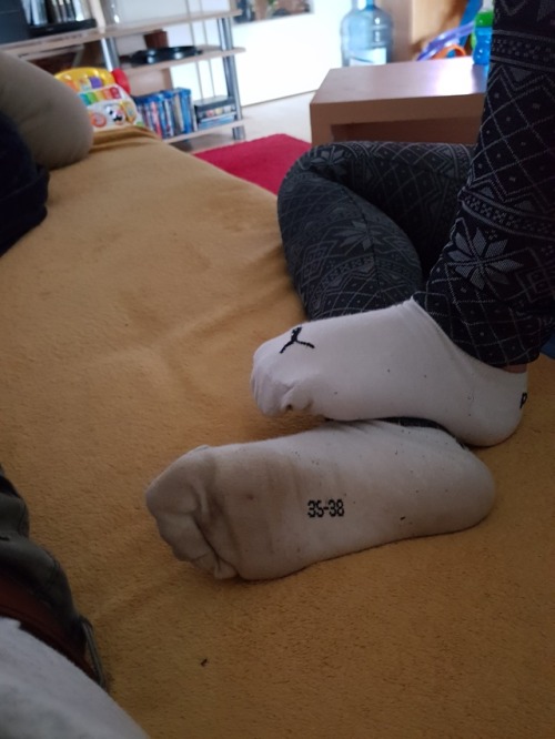 nicesockworld: My dirty nice puma socks #socks #dirtysocks #pumasocks #sockfetish #socken #dreckige