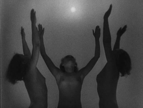 ozu-teapot:   Isadora Duncan, the Biggest porn pictures